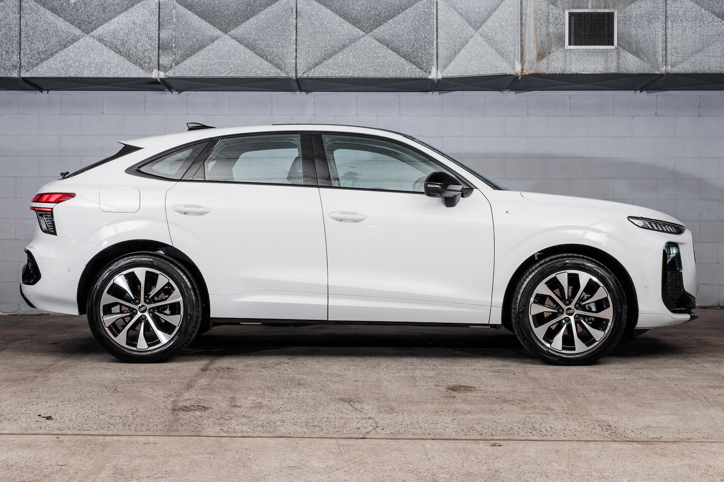 Image about Audi Q3 Sportback TFSI 110 kW