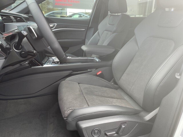 Image about Audi e-tron Sportback Attraction advanced 50 quattro 230,00 kW
