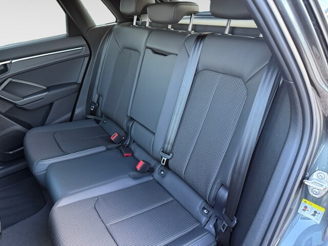 Image about Audi Q3 S line 35 TDI S tronic