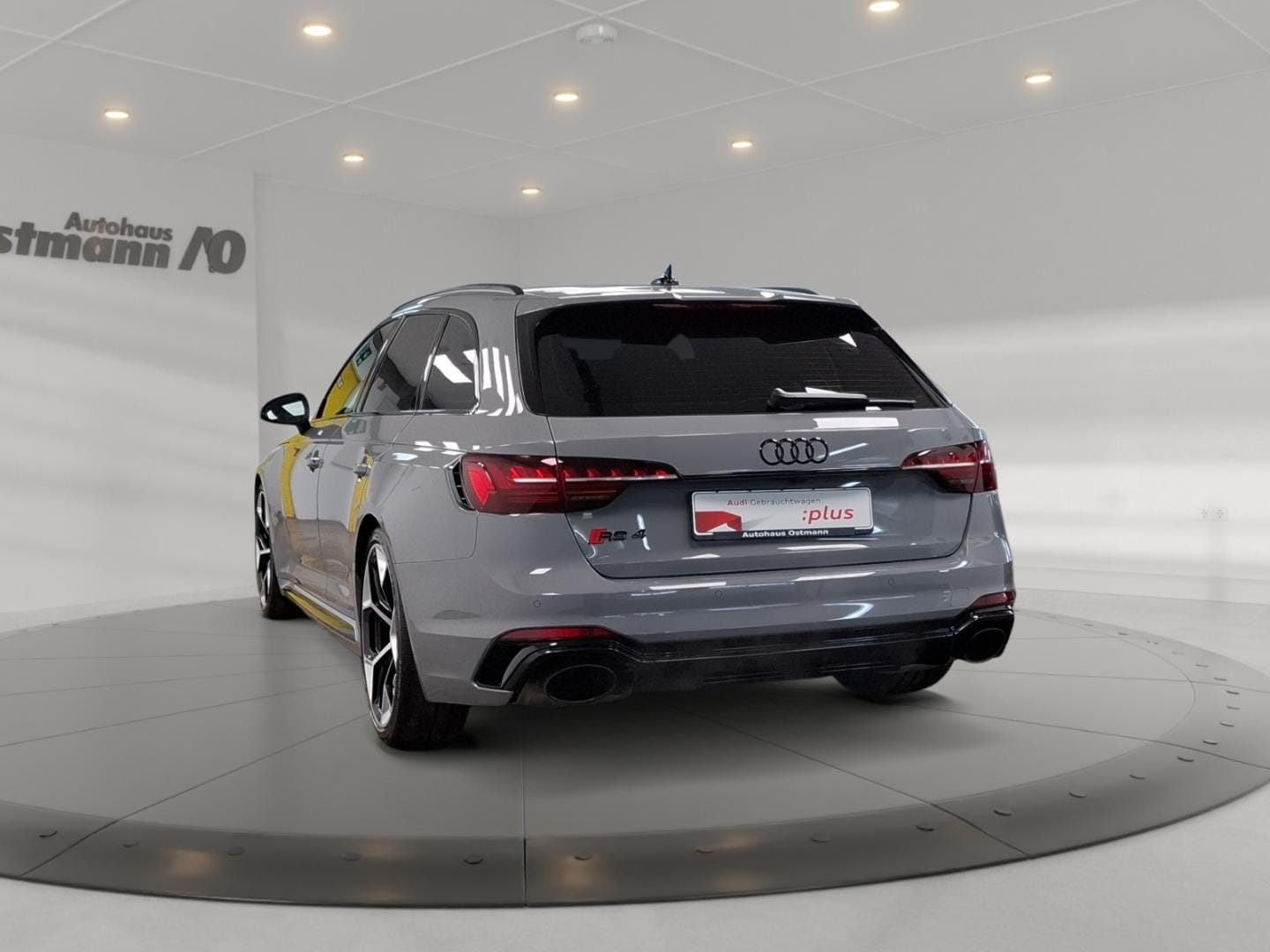 Image about Audi RS 4 Avant TFSI quattro tiptronic