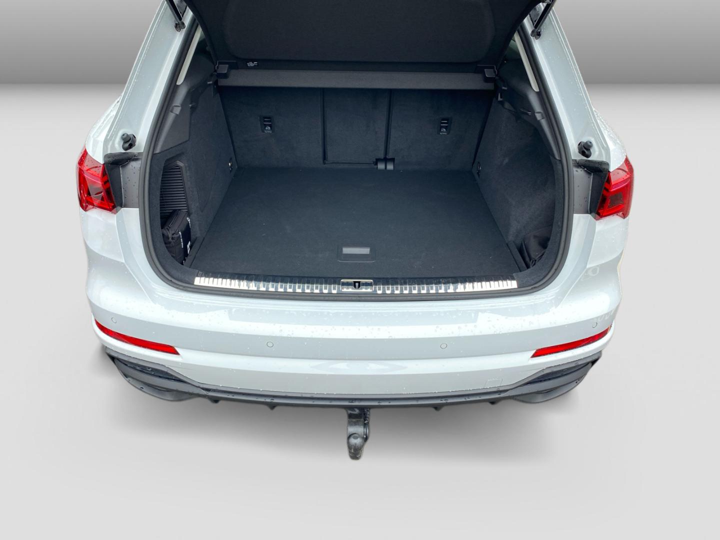 Image about Audi Q3 TFSI e S line 45 TFSI e S tronic