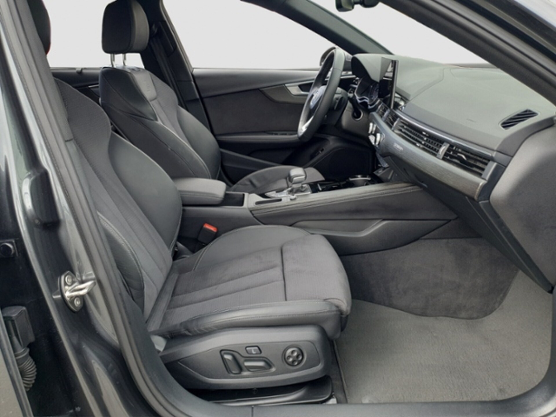 Audi A4 Avant S line