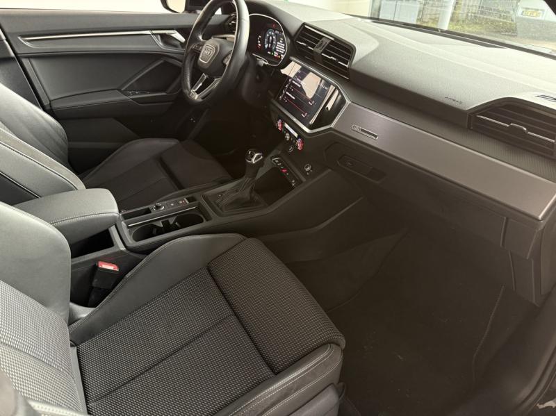 Image about Audi Q3 TFSI e S line 45 TFSI e 180 kW (245 ch) S tronic