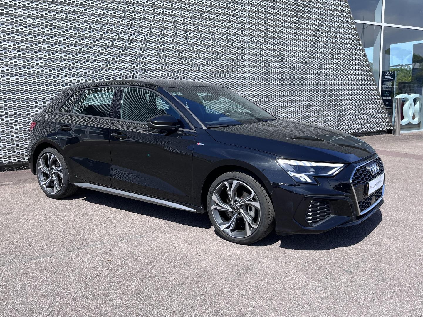 Image about Audi A3 Sportback S line 35 TDI 110 kW (150 ch) S tronic