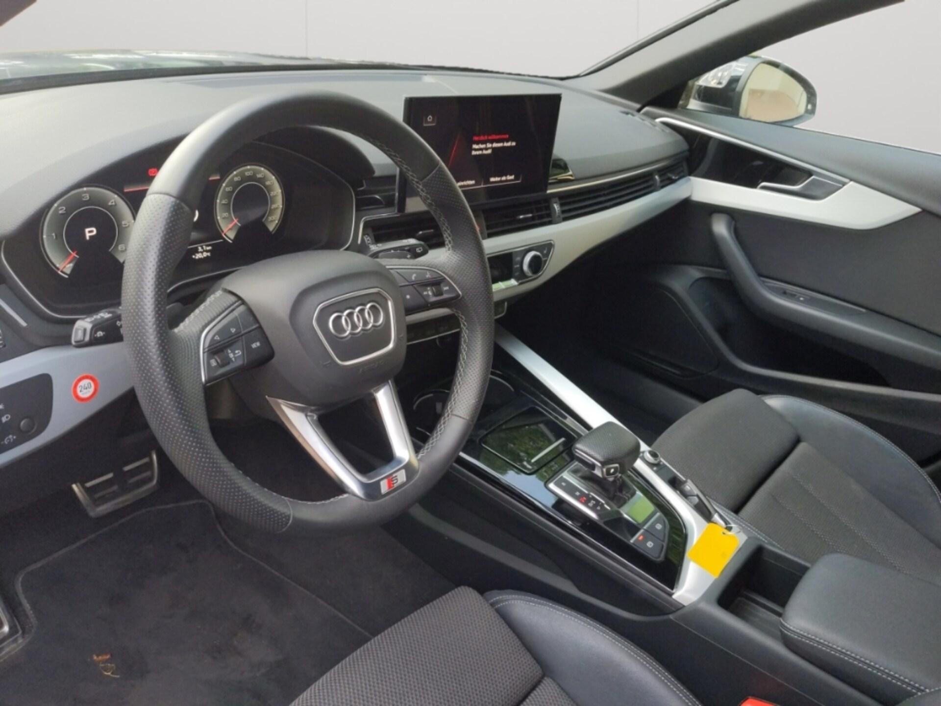Audi A4 Avant S line