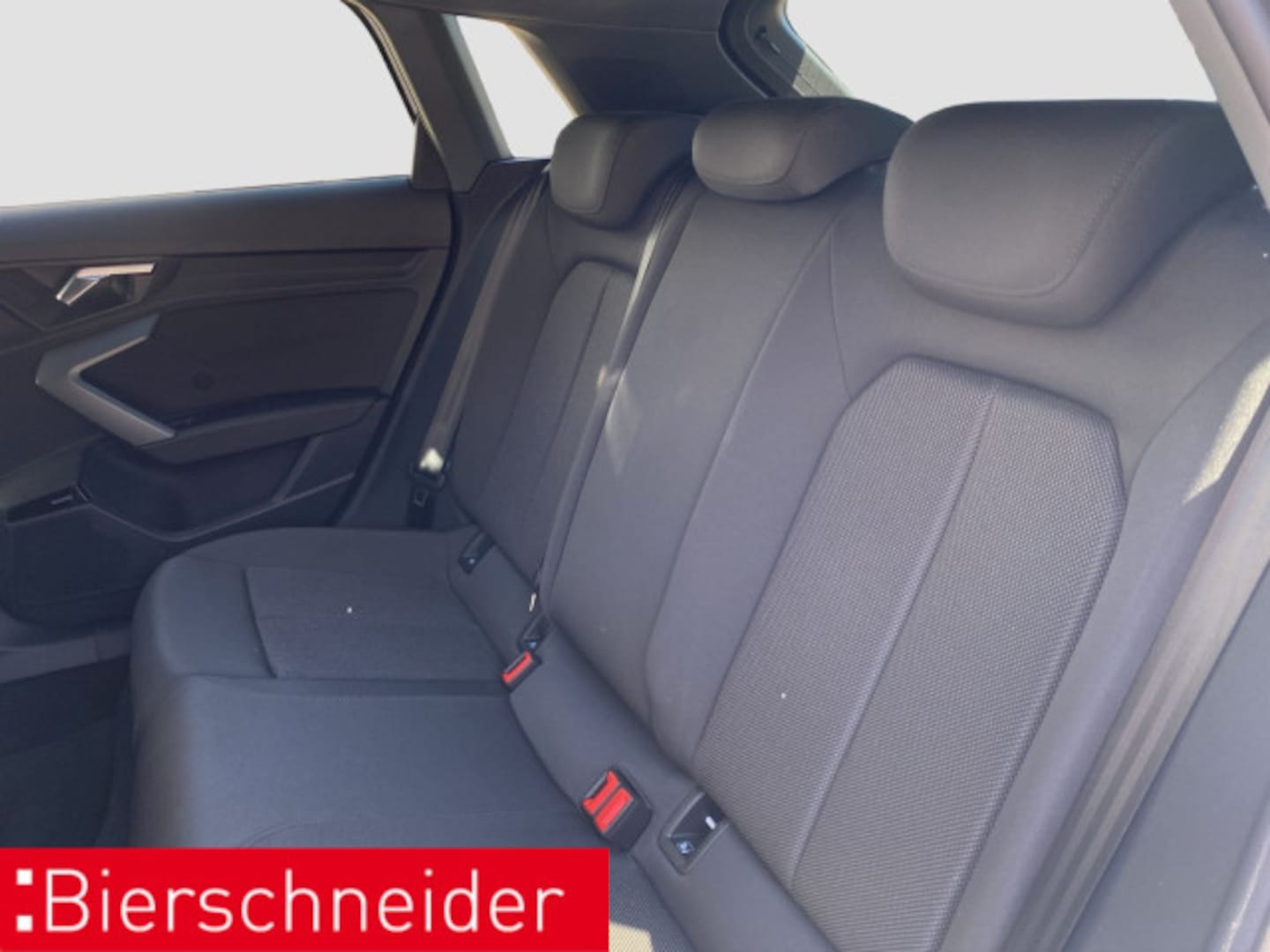 Bild über Audi A3 Sportback 30 TFSI S tronic - für weitere Informationen kontaktieren Sie den Audi Partner