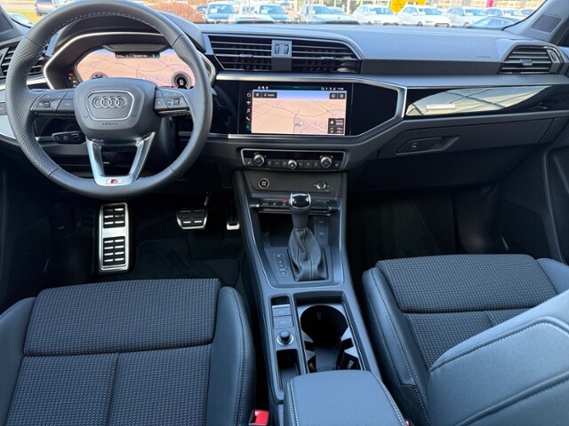 Image about Audi Q3 S line 35 TDI S tronic