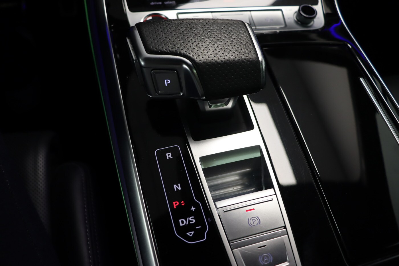 Image about Audi SQ7 TFSI quattro tiptronic