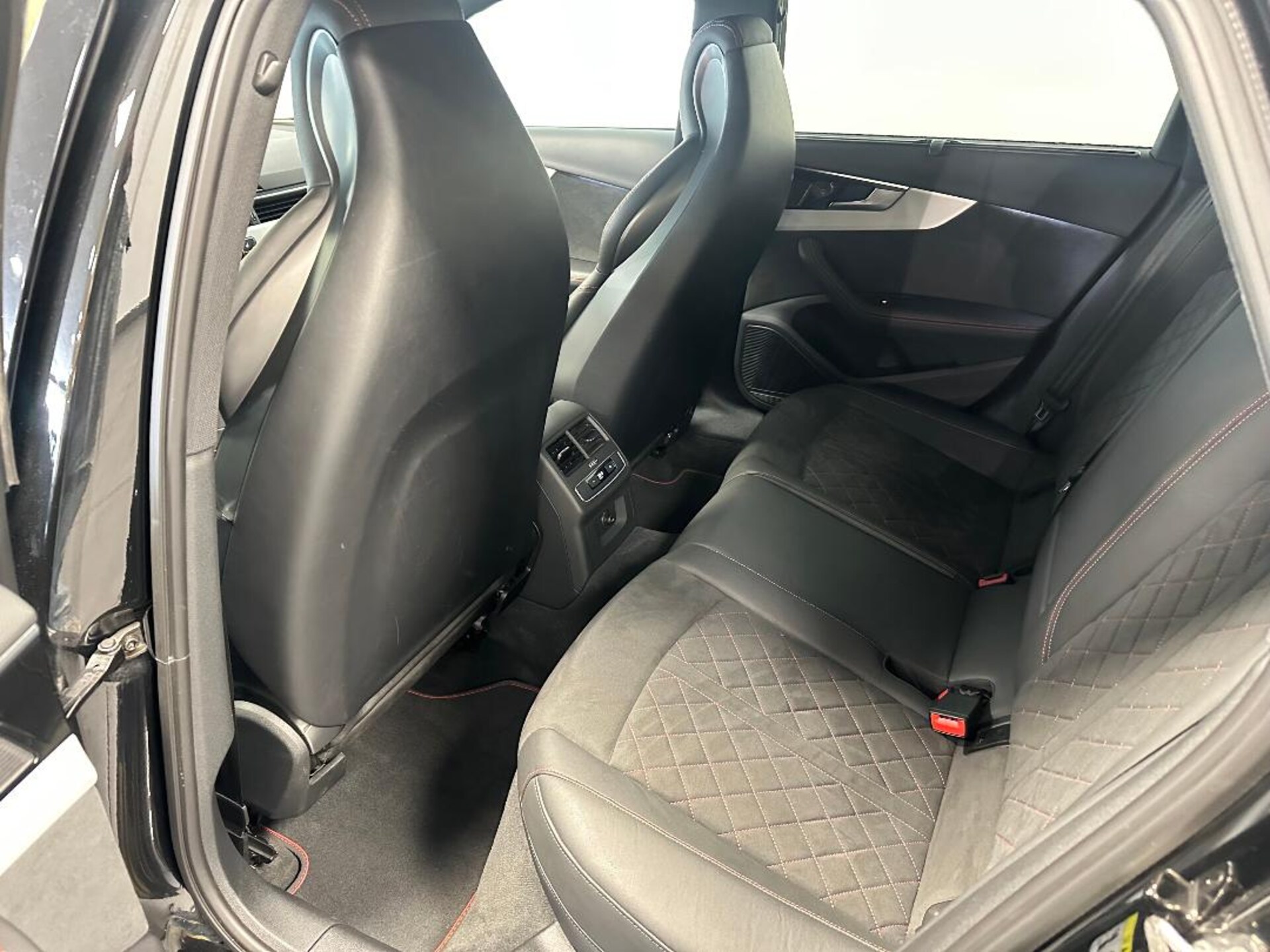 Audi A4 Avant S line