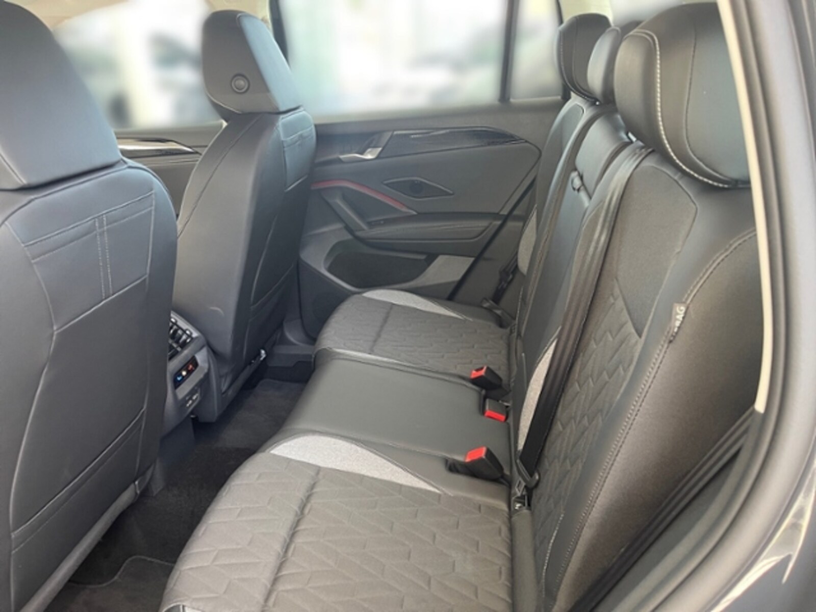 Volkswagen Tiguan – Bild 15