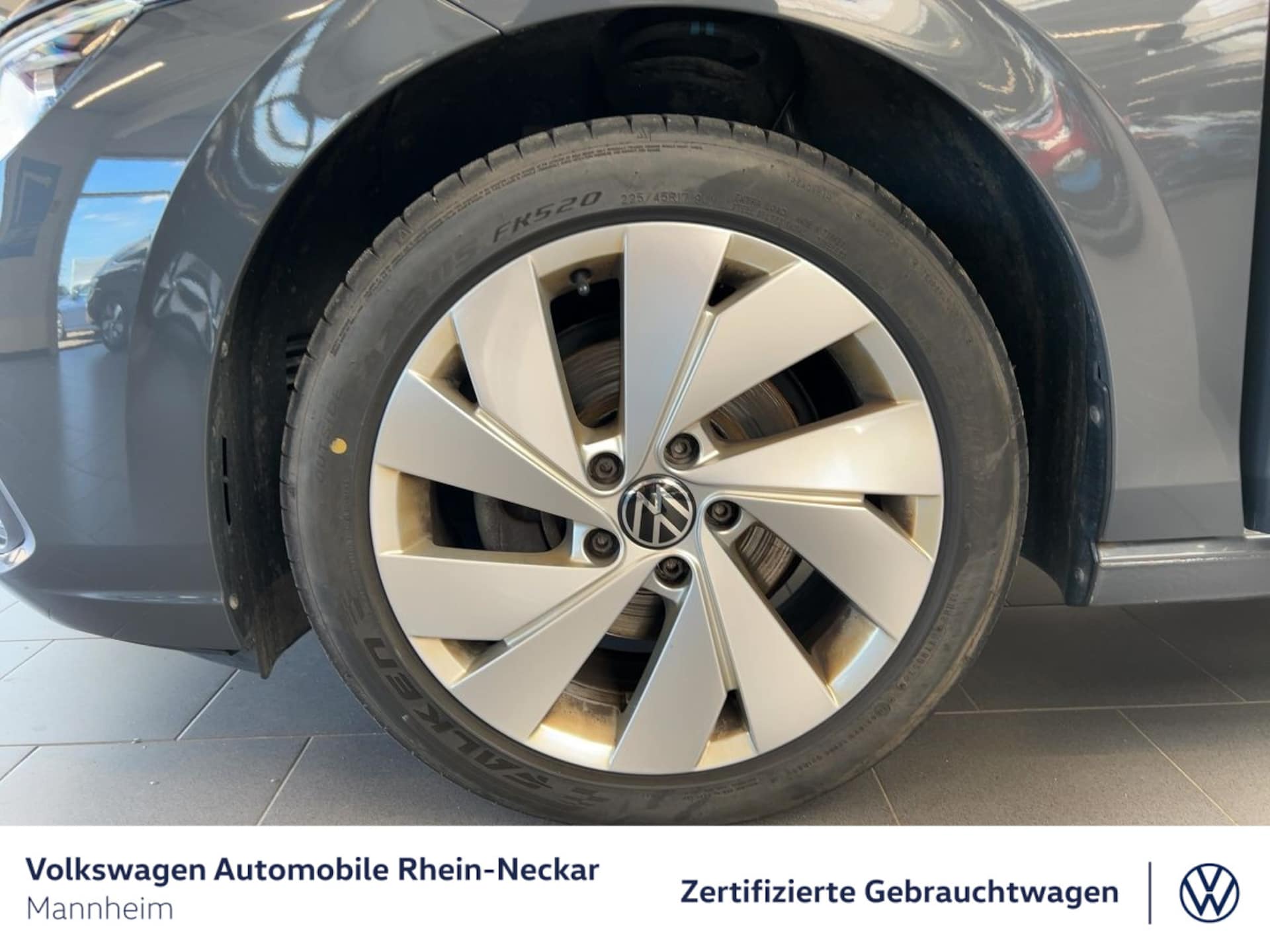 Volkswagen Golf Style