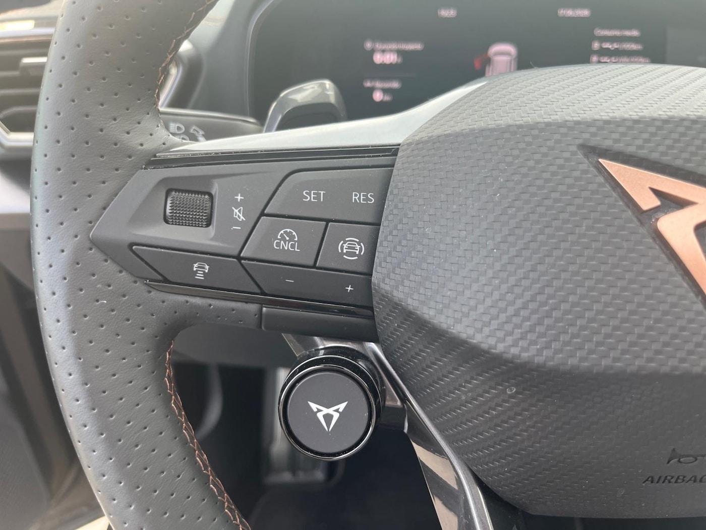 CUPRA Formentor 1.5 TSI e-Hybrid VZ DSG 200 kW (272 CV) — photo 9