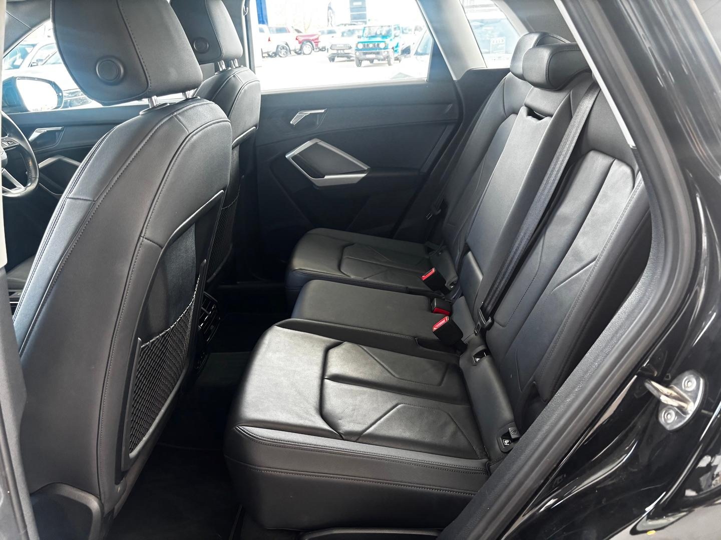 Image about Audi Q3 35 TFSI S tronic