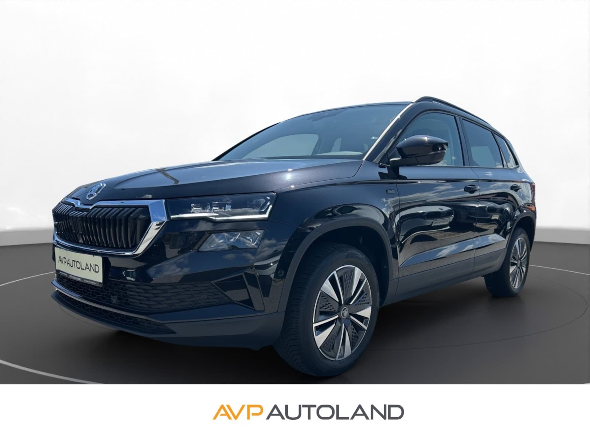 Skoda Karoq — Skoda Karoq 1.5 TSI DSG | AHK NAVI PANO LED