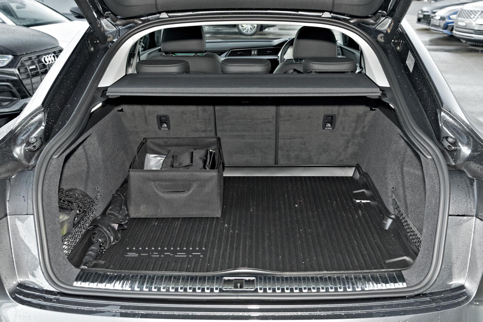 Image about Audi Q8 Sportback e-tron 55 e-tron quattro S line 300,00 kW