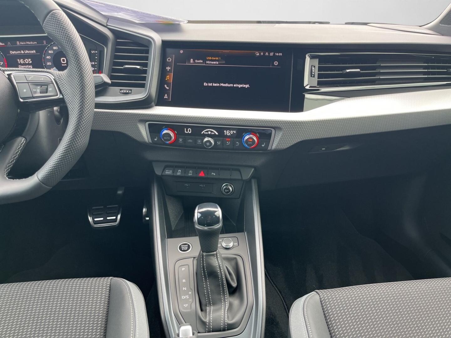 Bild über Audi A1 Sportback S line 30 TFSI S tronic - für weitere Informationen kontaktieren Sie den Audi Partner