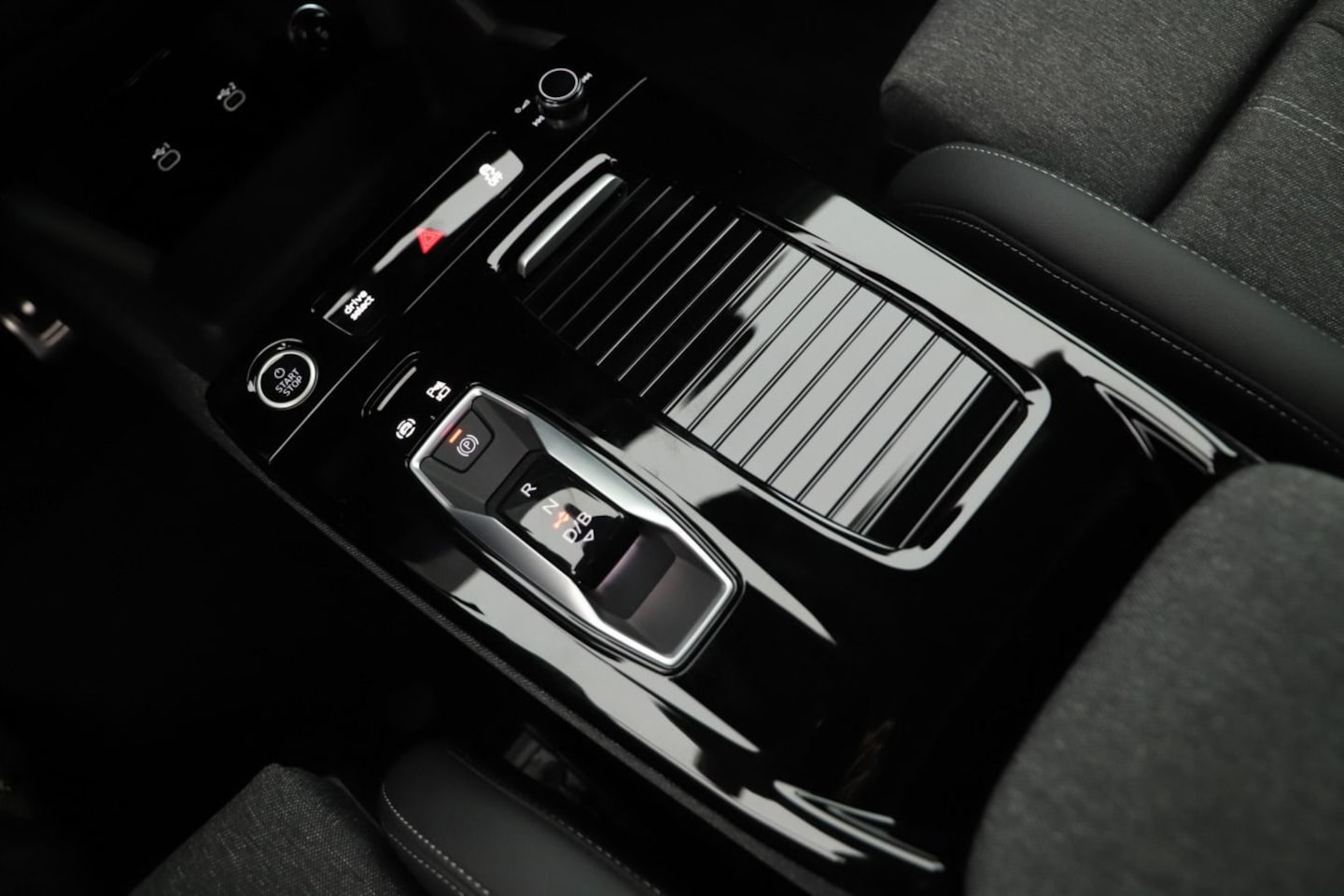 Bild über Audi Q6 Sportback e-tron e-tron quattro - für weitere Informationen kontaktieren Sie den Audi Partner