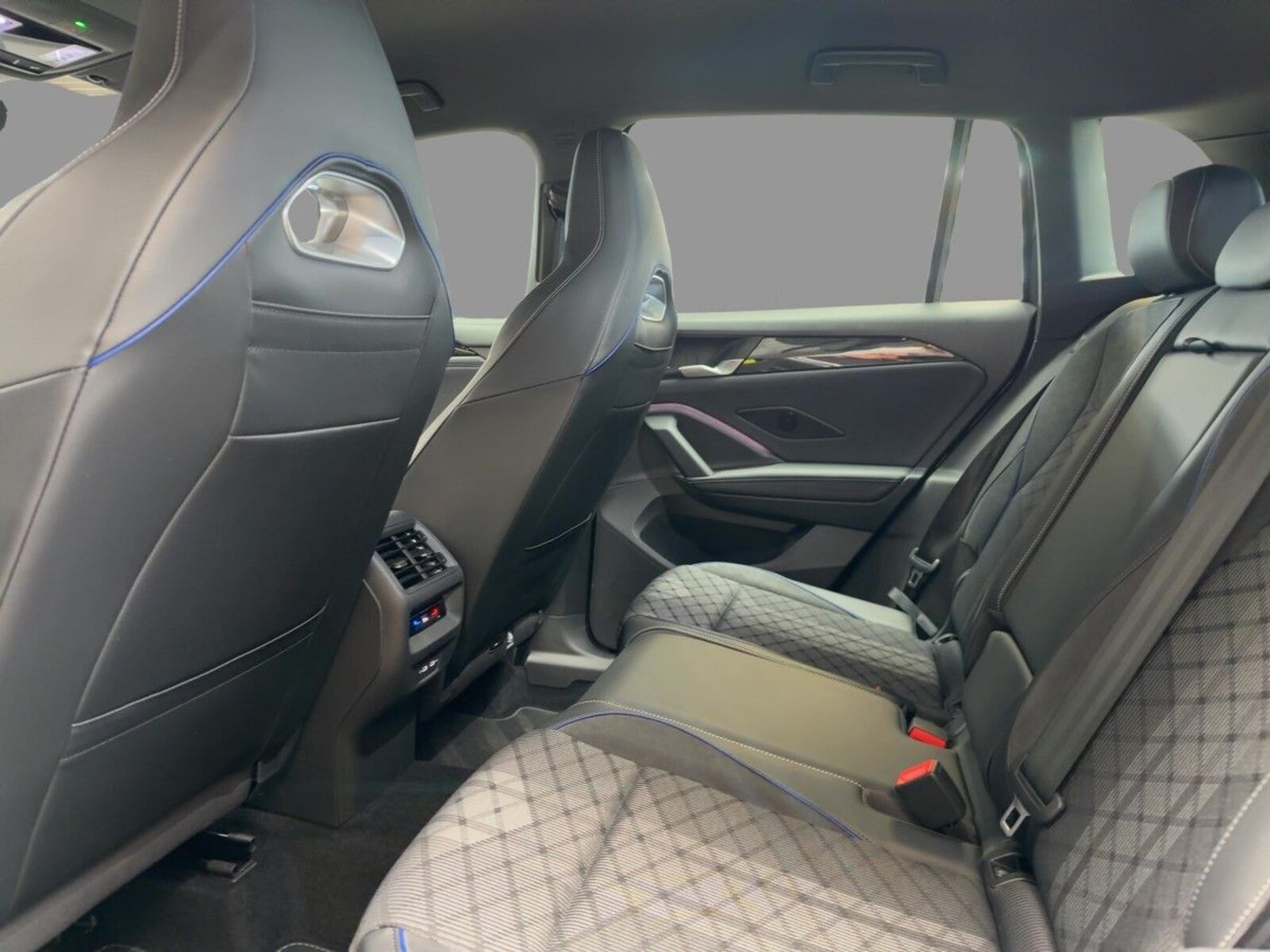 Volkswagen Tiguan – Bild 9