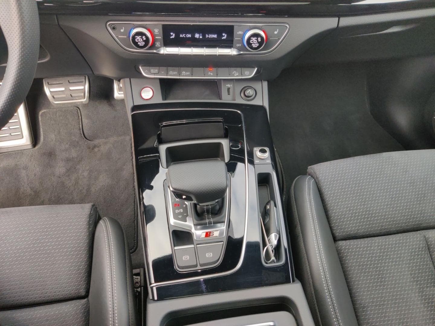 Bild über Audi SQ5 TDI tiptronic - für weitere Informationen kontaktieren Sie den Audi Partner