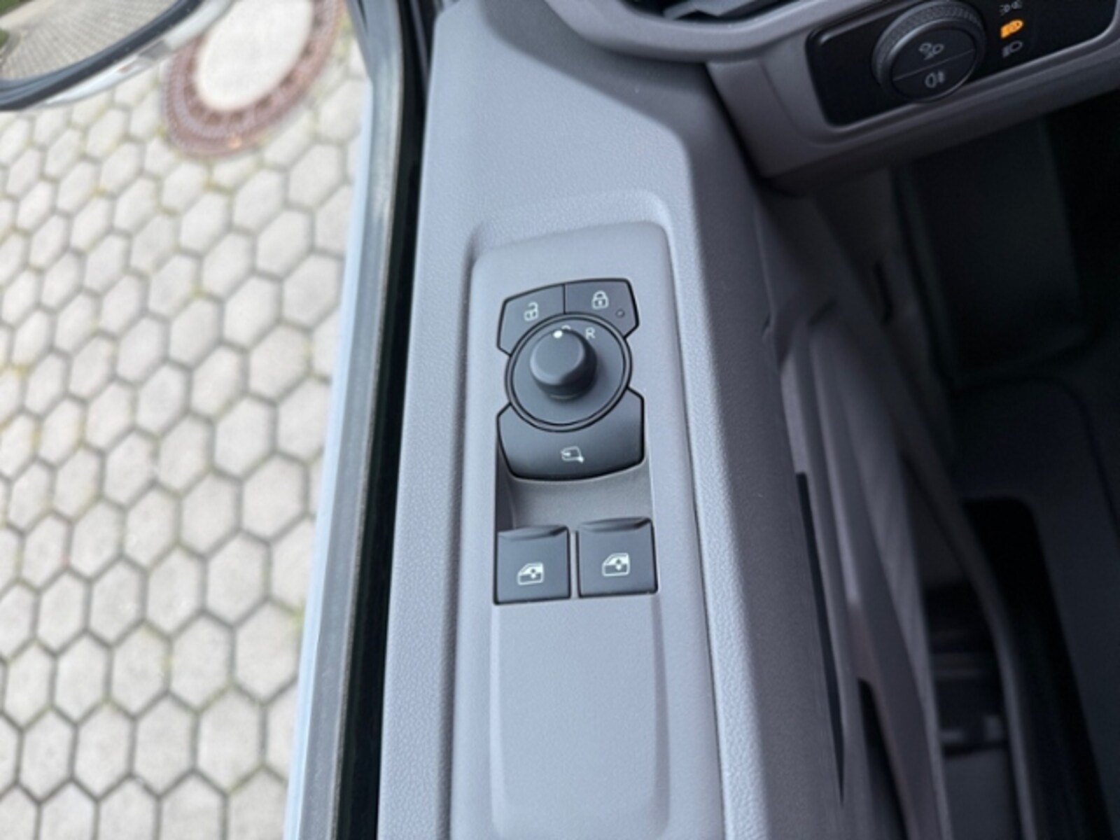 Volkswagen Transporter Kasten kurzer Radstand – Bild 24