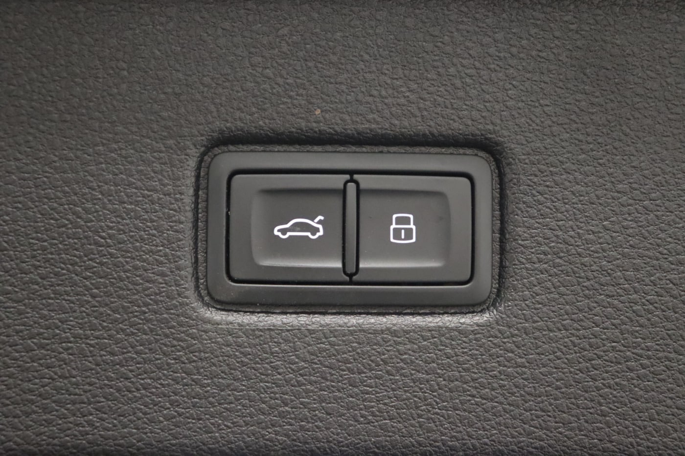 Image about Audi SQ7 TFSI quattro tiptronic