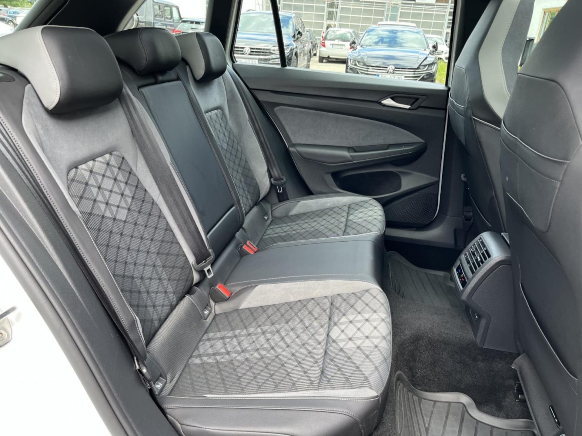 Volkswagen Golf Variant R-Line