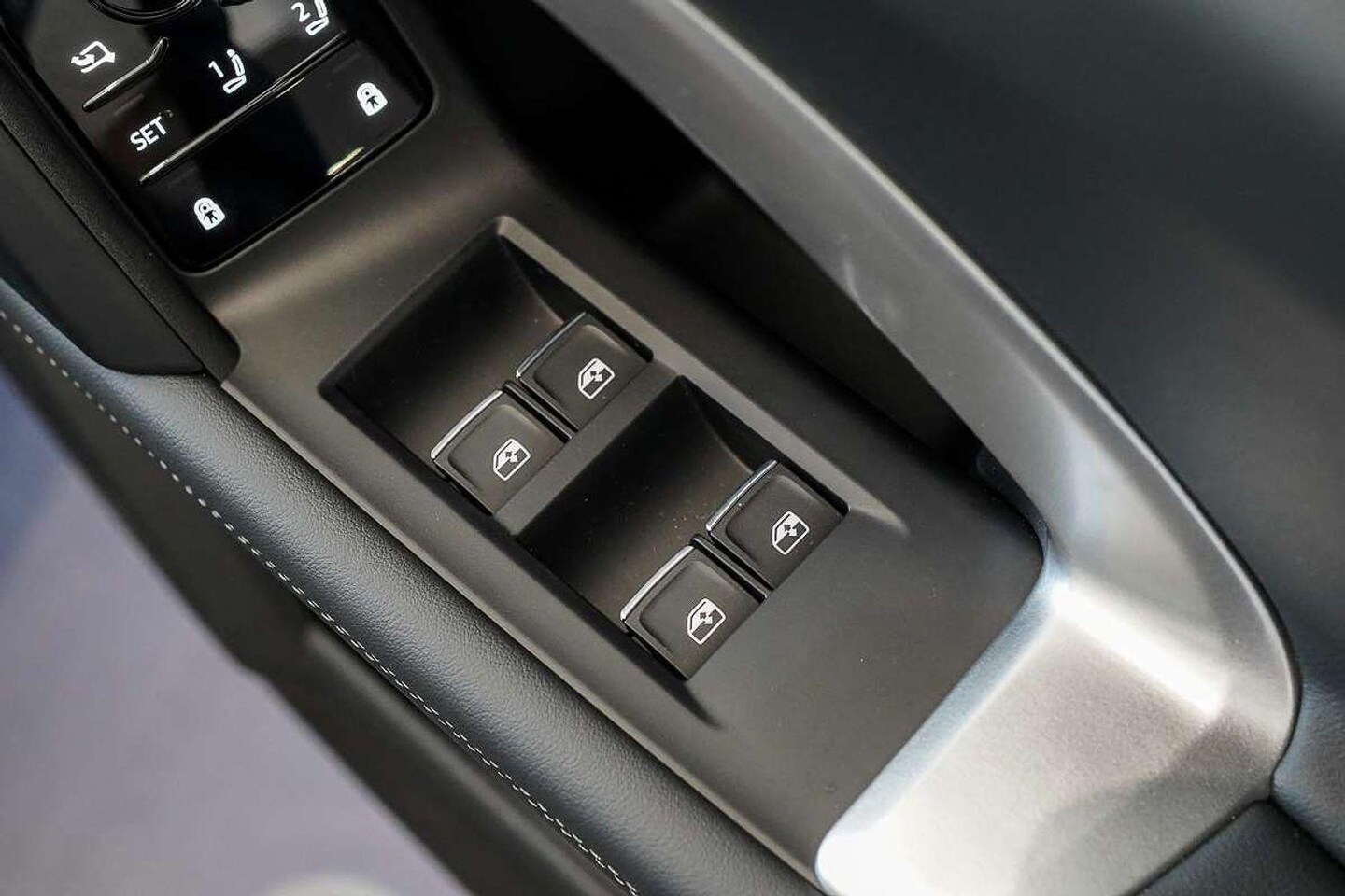 Image about Audi Q5 SUV e-hybrid quattro S tronic