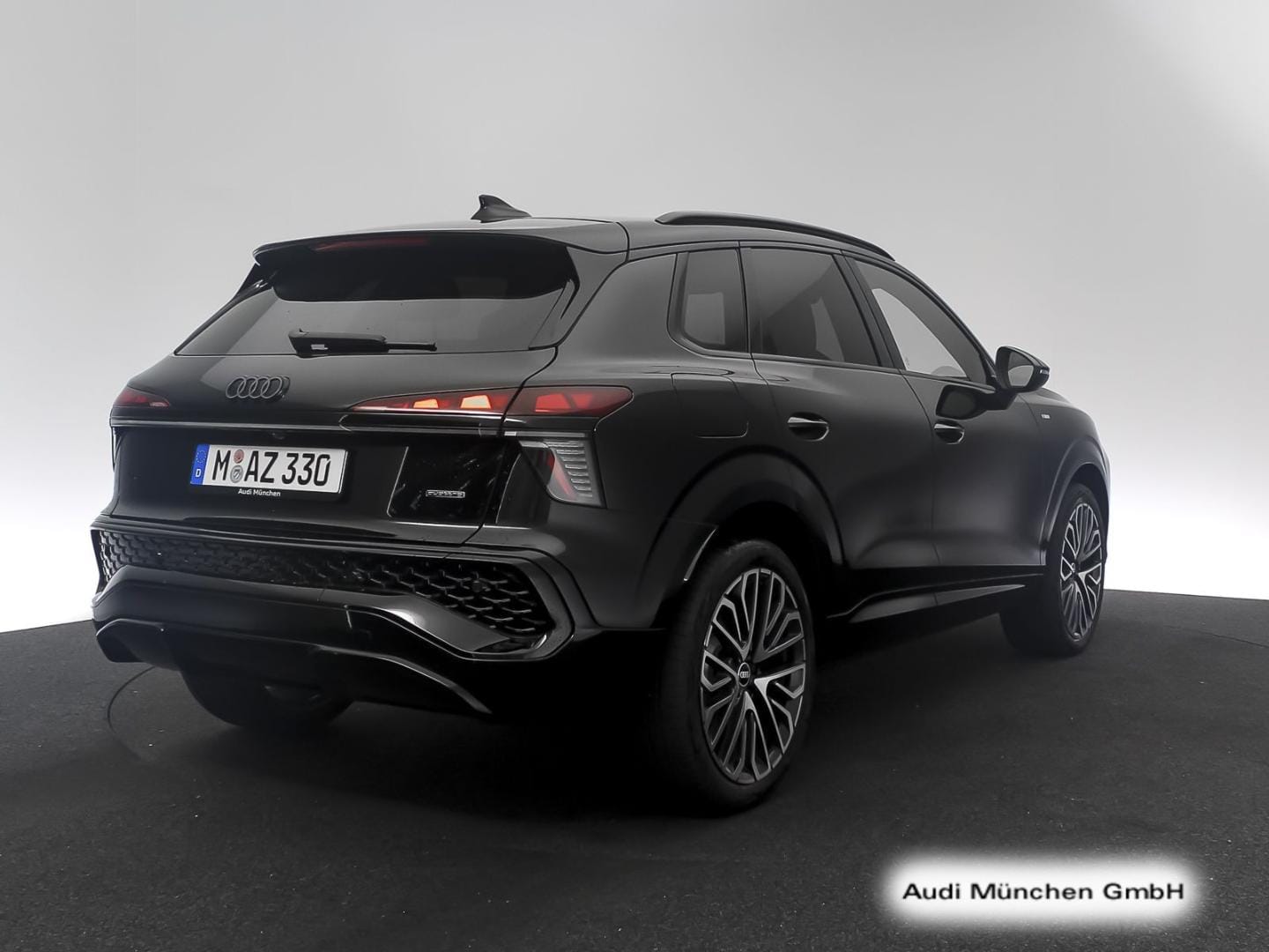 Bild über Audi Q3 SUV TFSI quattro 150 kW S tronic - für weitere Informationen kontaktieren Sie den Audi Partner