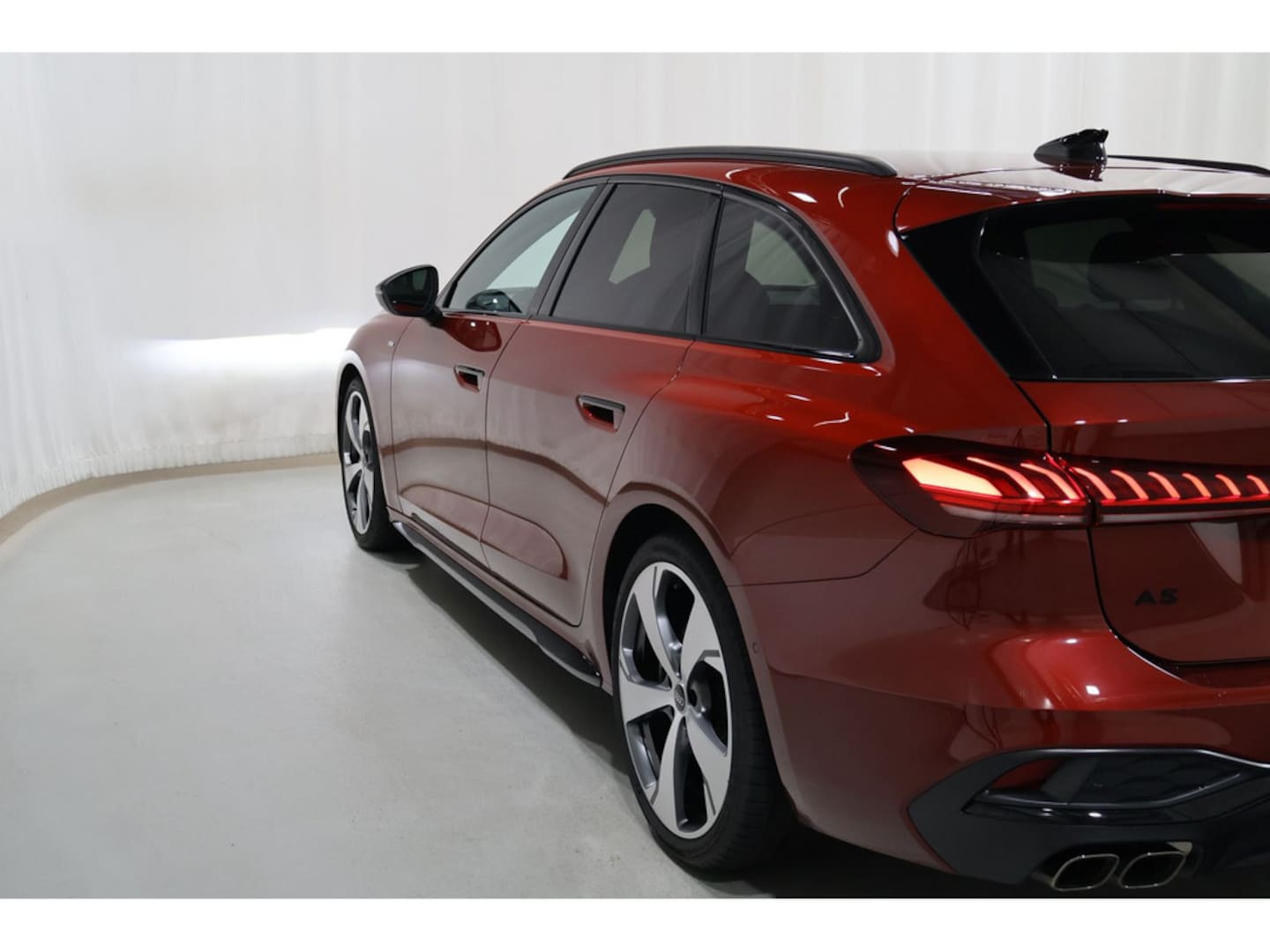 Bild über Audi A5 Avant TDI 150 kW S tronic - für weitere Informationen kontaktieren Sie den Audi Partner