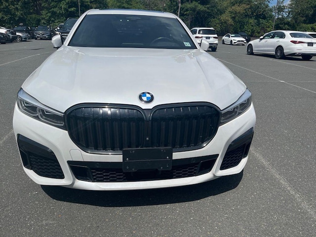 2022 BMW 750