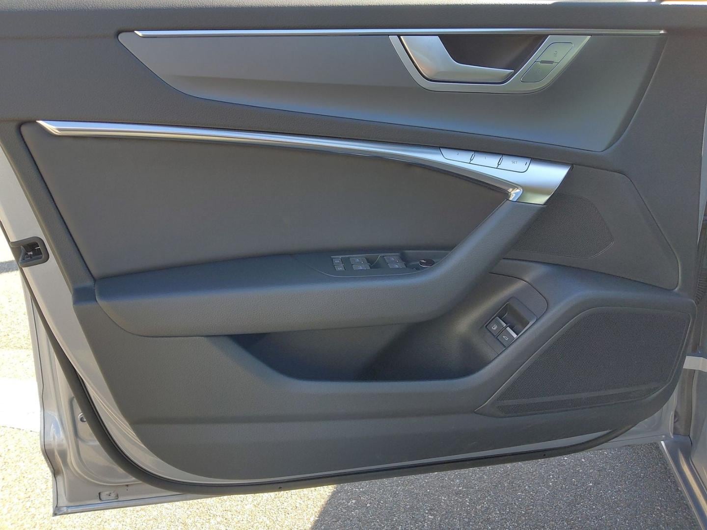 Bild über Audi A6 Avant TFSI e advanced 50 TFSI e quattro S tronic - für weitere Informationen kontaktieren Sie den Audi Partner