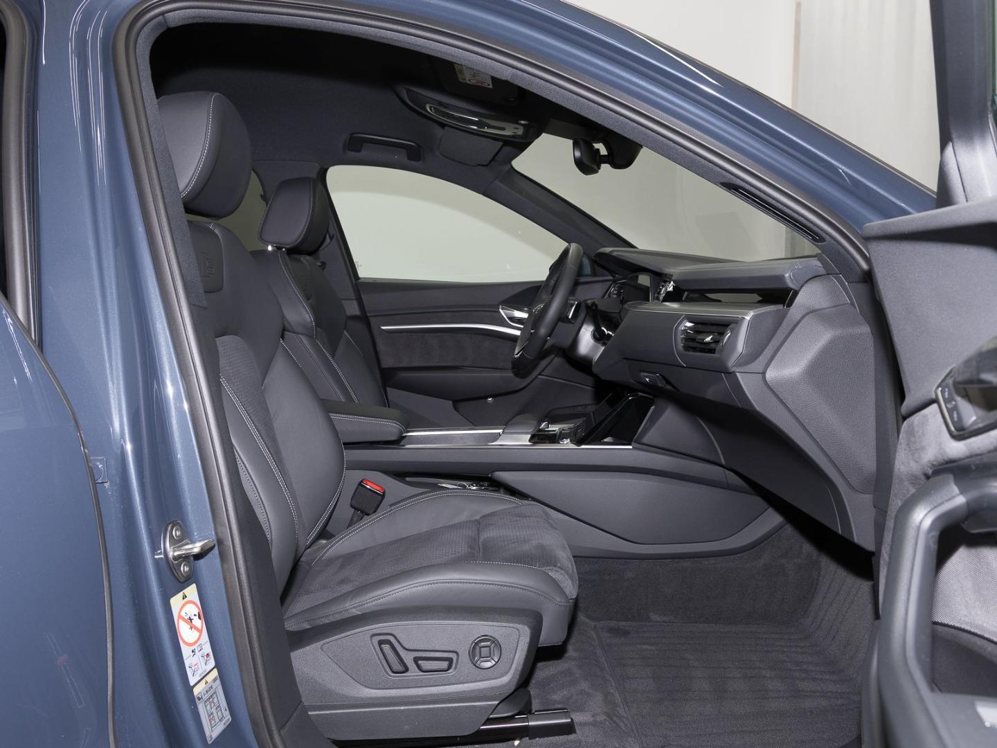 Image about Audi Q8 e-tron advanced 55 e-tron quattro