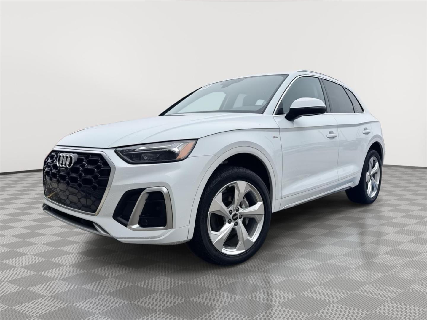 2023 Audi Q5 45 Premium Plus's photo
