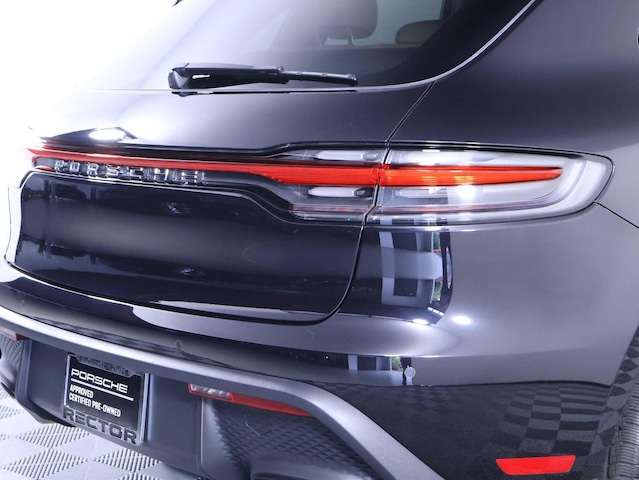 2026 Porsche Macan T - Photo 10