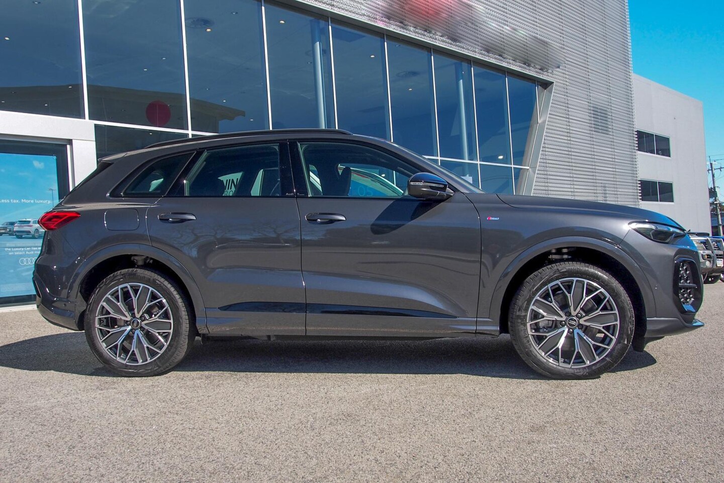 Image about Audi Q5 SUV TDI quattro 150 kW sport