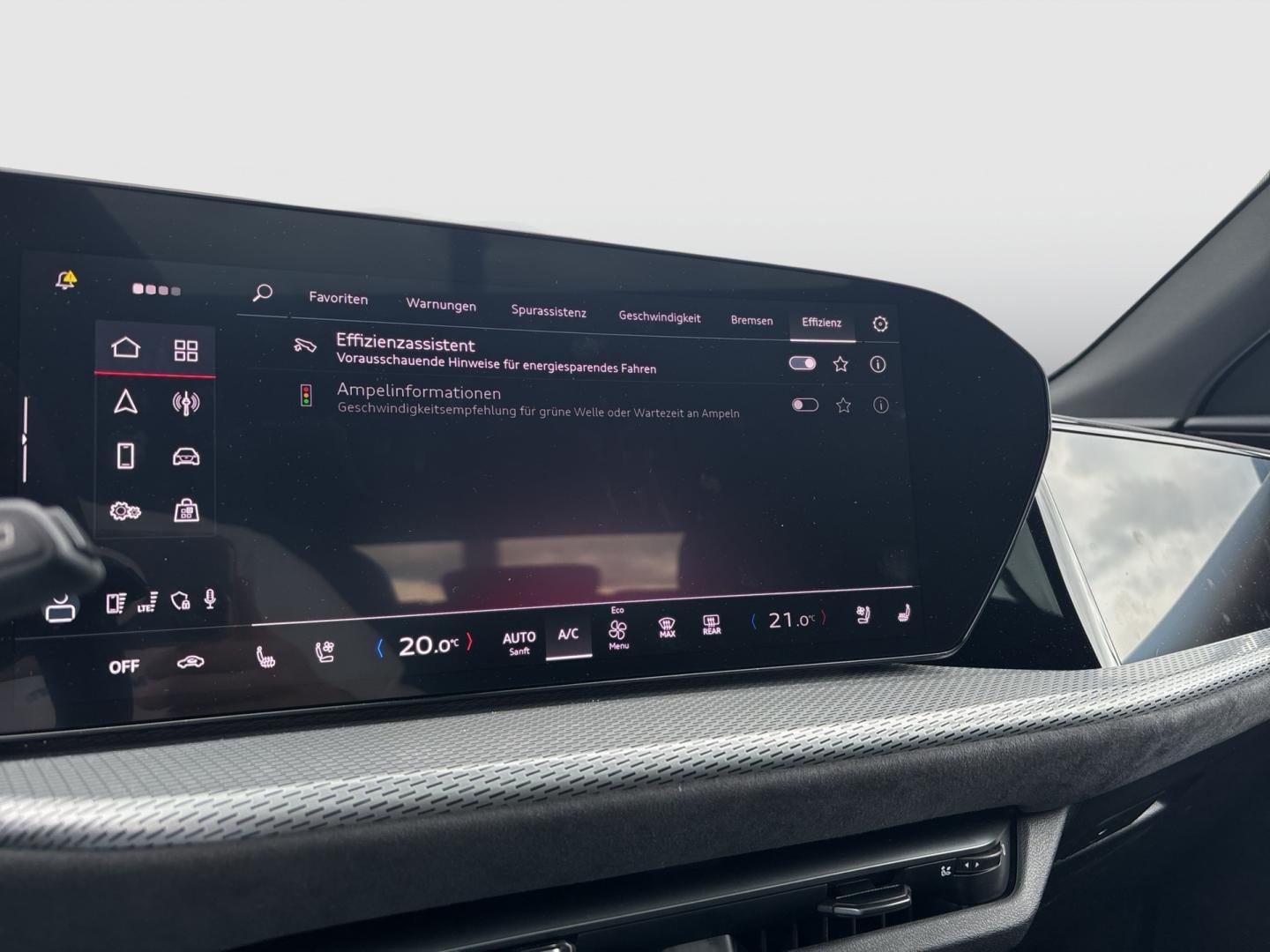 Bild über Audi SQ5 SUV TFSI 270 kW S tronic - für weitere Informationen kontaktieren Sie den Audi Partner
