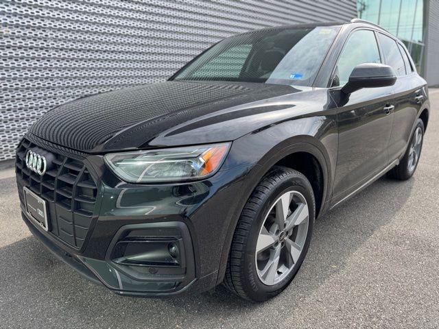 2025 Audi Q5 40 Premium quattro's photo
