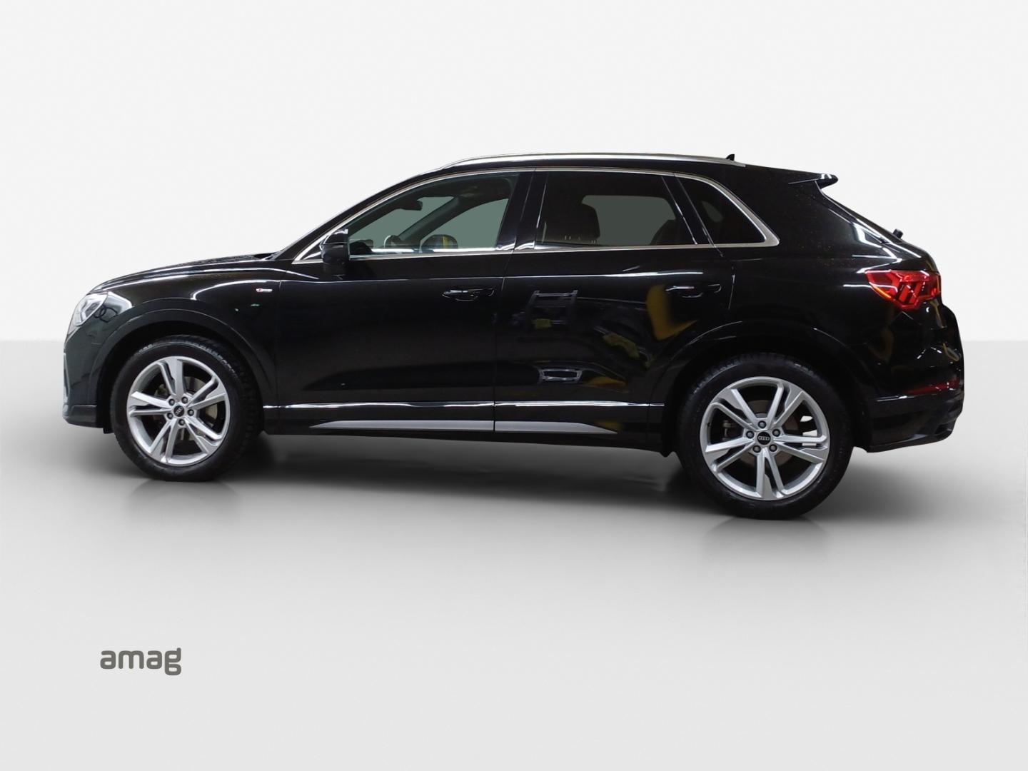 Bild über Audi Q3 Attraction S line 35 TFSI 110 kW (150 PS) S tronic - for more details contact your dealer