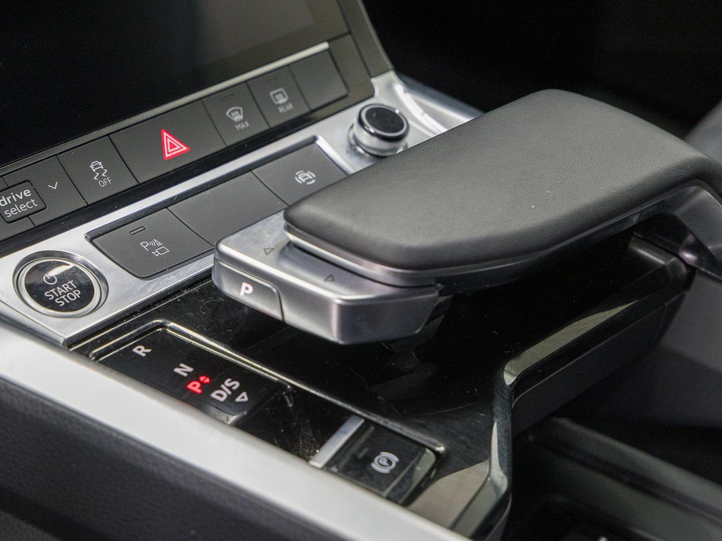 Image about Audi Q8 e-tron advanced 55 e-tron quattro