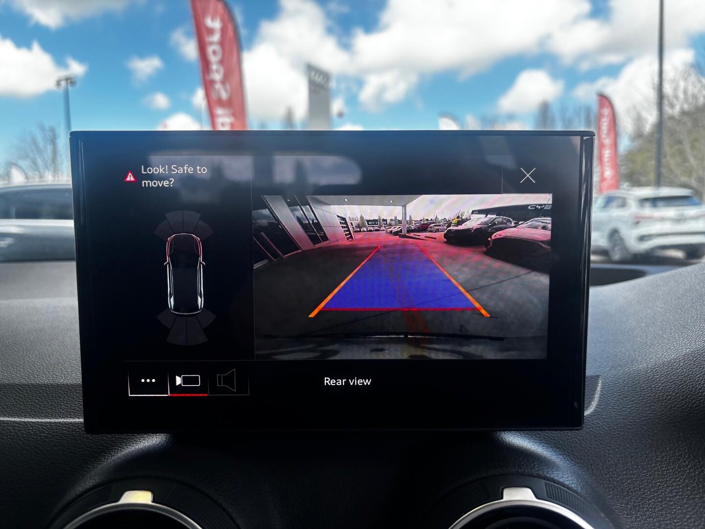 Image about Audi Q2 35 TFSI S tronic