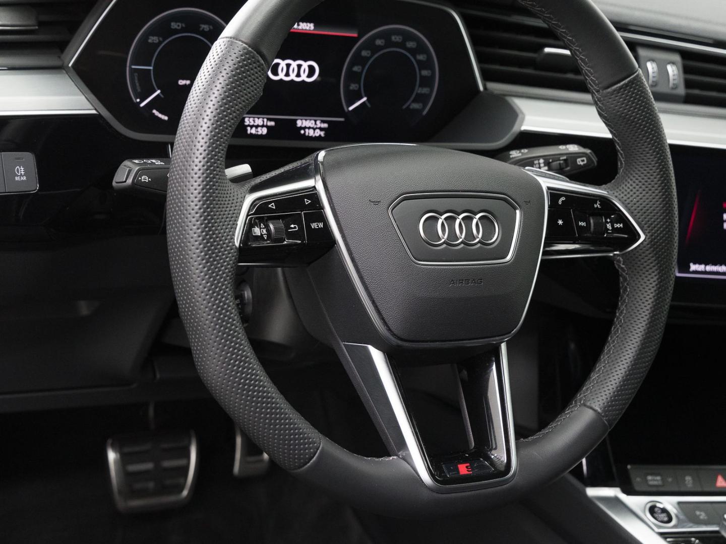 Image about Audi Q8 e-tron advanced 55 e-tron quattro