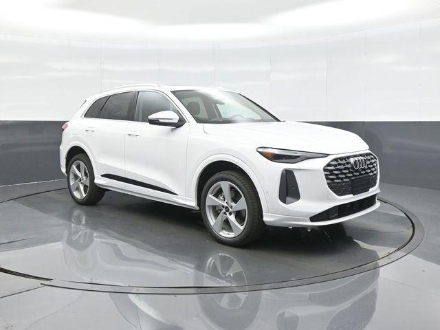 2026 Audi Q5 Premium Plus quattro's photo
