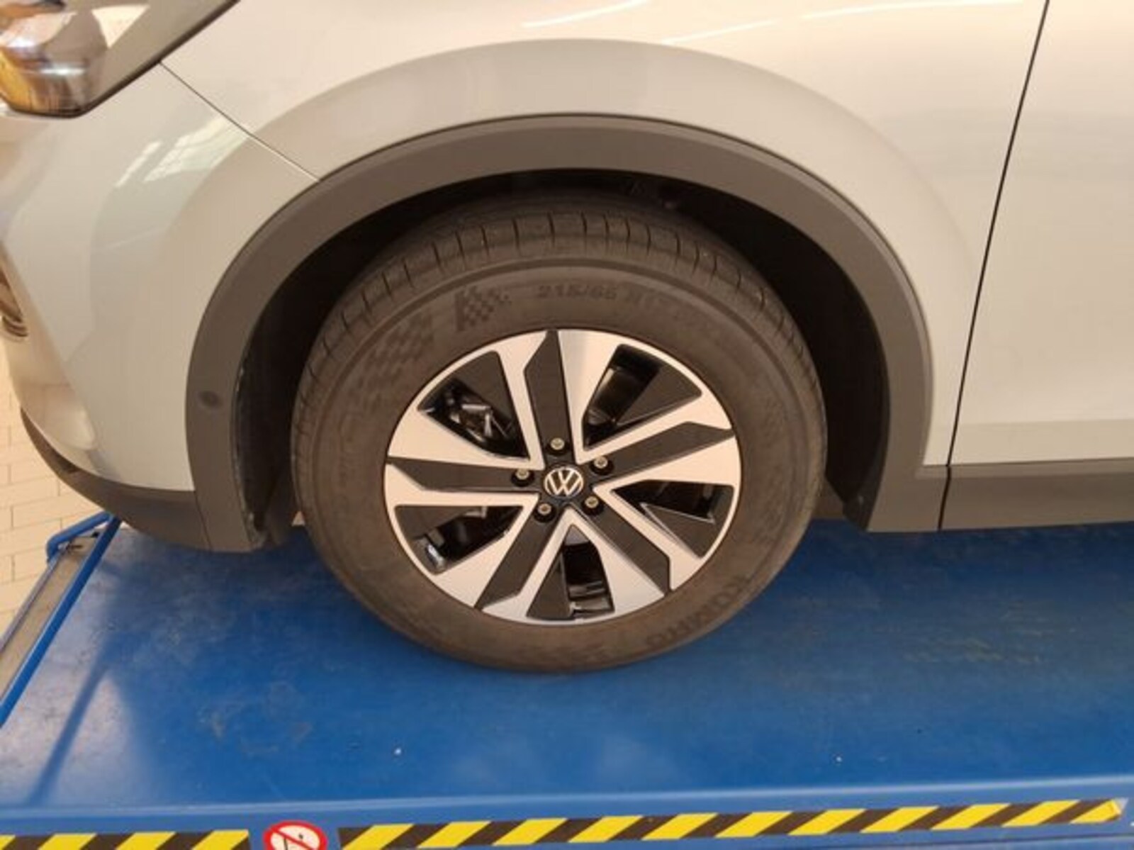 Volkswagen Tiguan – Bild 10
