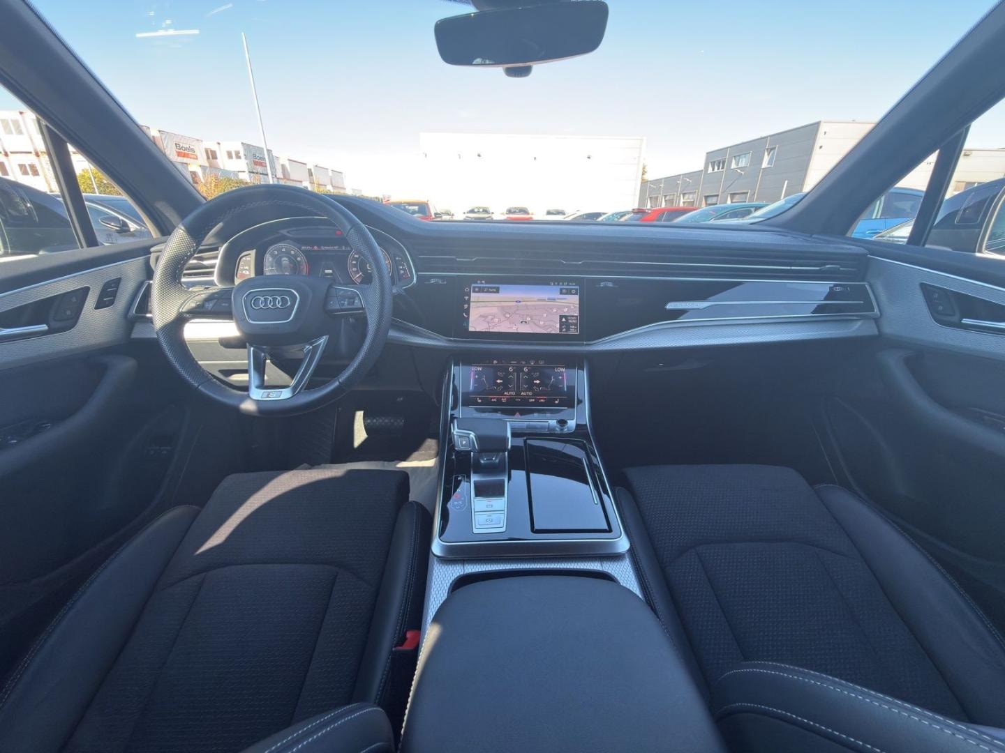 Bild über Audi Q7 SUV TFSI e S line business TFSI e quattro 290 kW tiptronic - für weitere Informationen kontaktieren Sie den Audi Partner