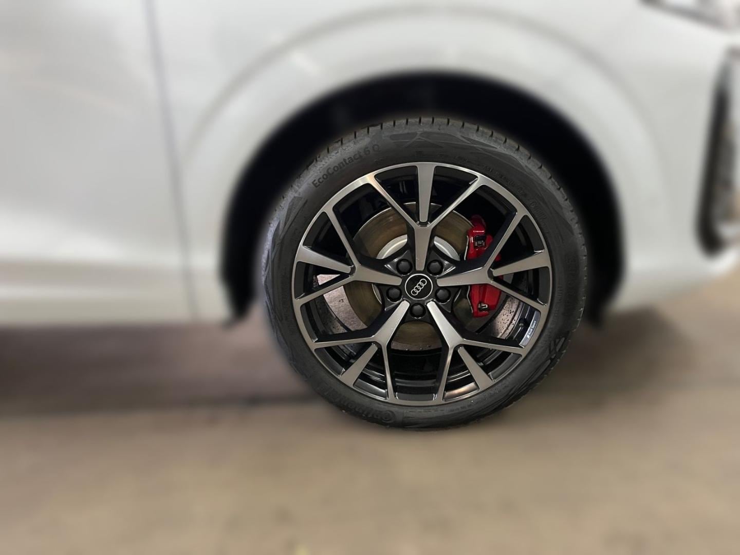 Bild über Audi Q3 SUV TFSI quattro 195 kW S tronic - für weitere Informationen kontaktieren Sie den Audi Partner
