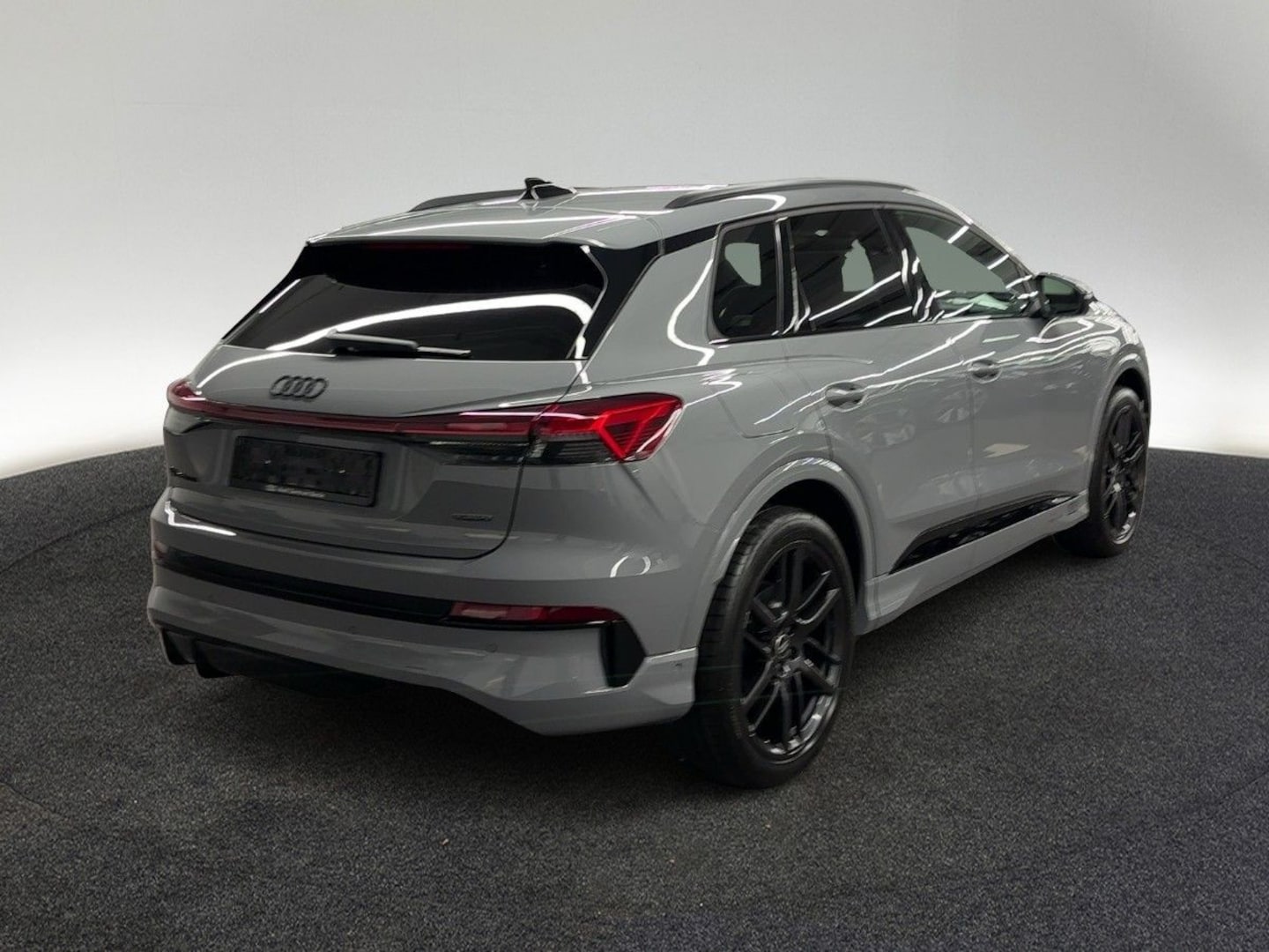 Bild über Audi Q4 SUV e-tron e-tron quattro performance 250 kW - für weitere Informationen kontaktieren Sie den Audi Partner