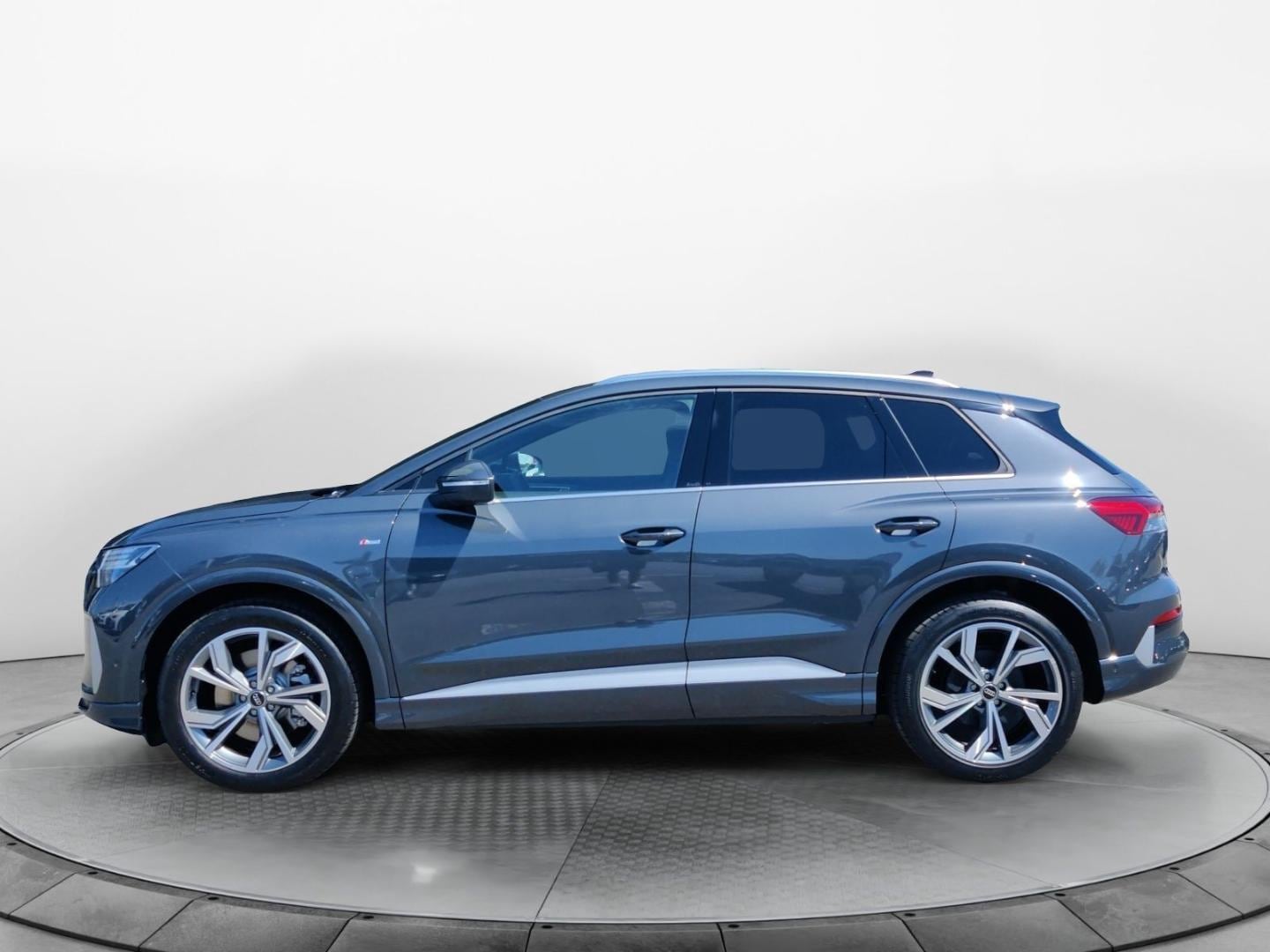 Bild über Audi Q4 SUV e-tron e-tron performance 210 kW - für weitere Informationen kontaktieren Sie den Audi Partner