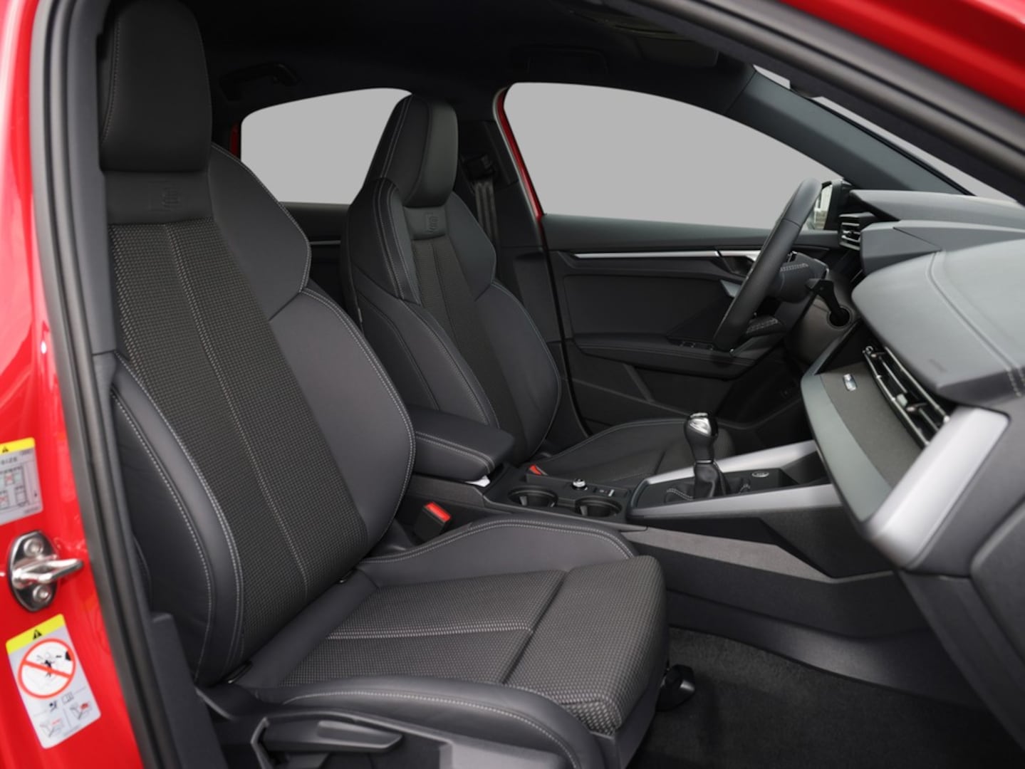 Bild über Audi A3 Limousine advanced 30 TFSI Schaltgetriebe - für weitere Informationen kontaktieren Sie den Audi Partner