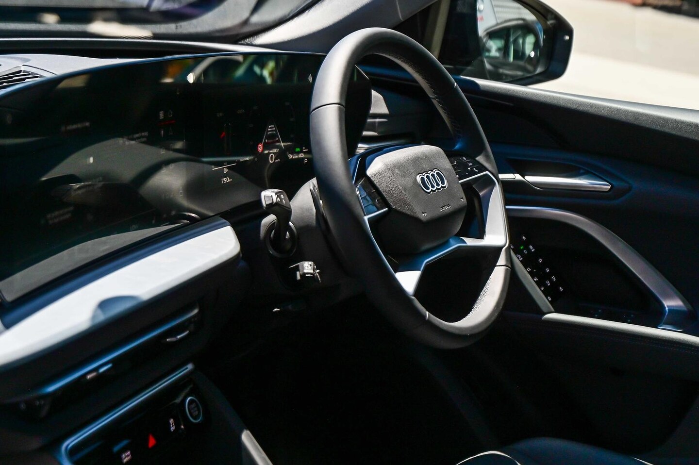 Image about Audi Q5 SUV TDI quattro 150 kW sport