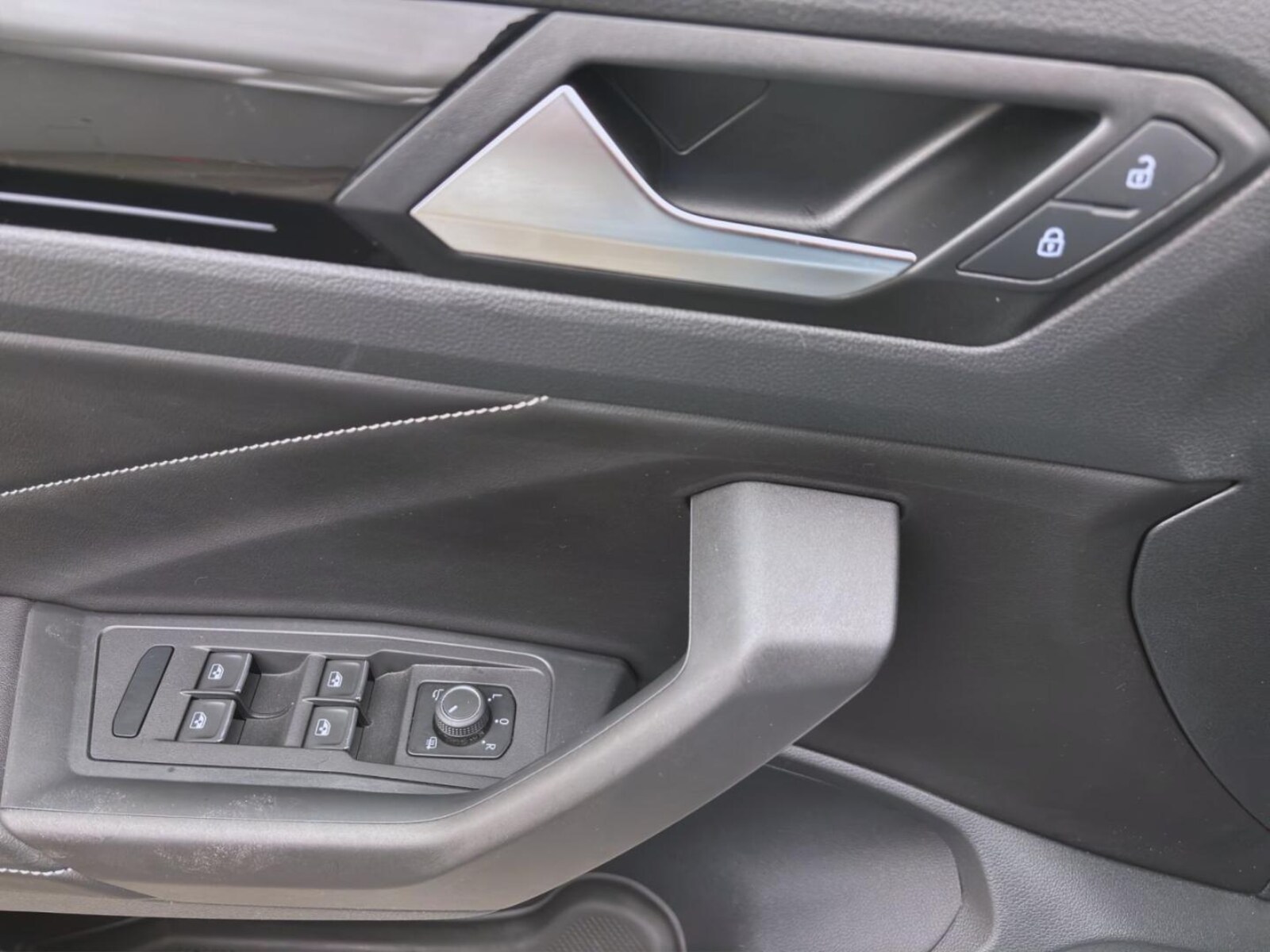 Volkswagen T-Roc Cabriolet – Bild 11